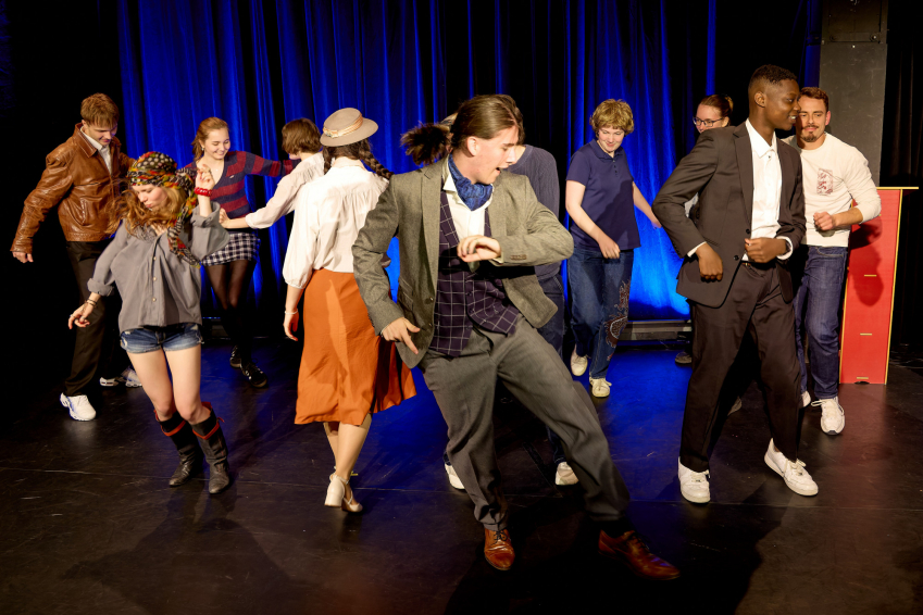 3781-Swing-Again-Das-Sandkorn-Mai-2026